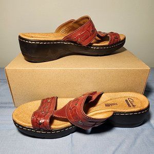 NIB Clarks Women's Hayla Young Red Leather Sandals size 8.5 M